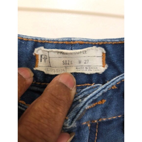 Free People Distressed Skinny Jeans Size 27 Blue Denim Mid-Rise Women's - Picture 5 of 7